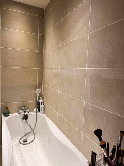 Appartement Charmant Et Calme Dans L'Herault Poussan Luaran gambar